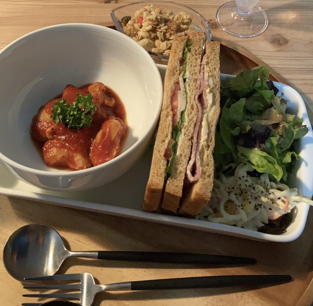 AteLu（アテール）ランチ（サンドイッチ）