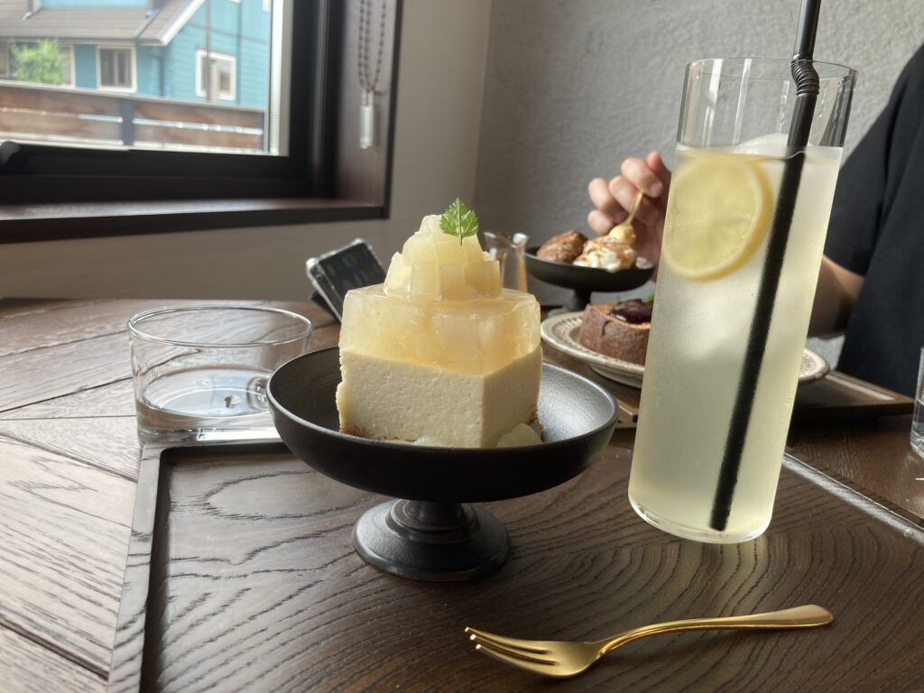 ひだまりカフェ（つくば市）和梨のコンポートゼリーレアチーズタルト